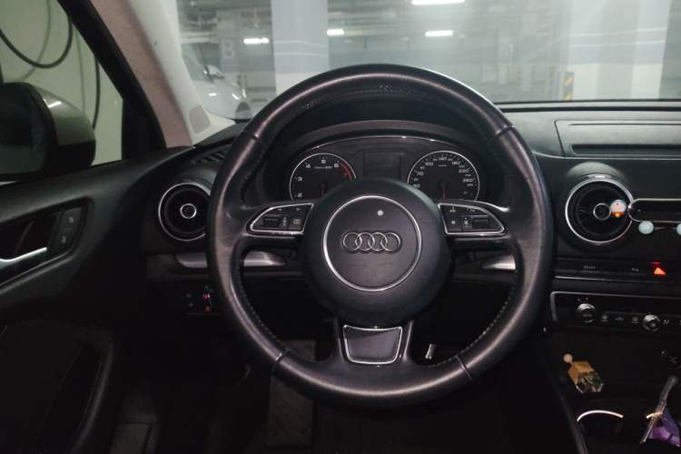 Used Audi A3 2014 Limousine 35 TFSI Automatic Comfort Model
