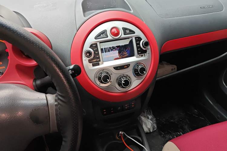Used JAC Group Yueyue 2012 1.0L Luxury Model
