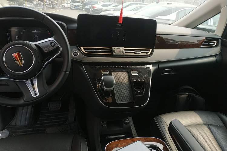 Used Hongqi HQ9 PHEV 2024 2.0T Four-Wheel Drive Luxury Edition Audio And AC Panel