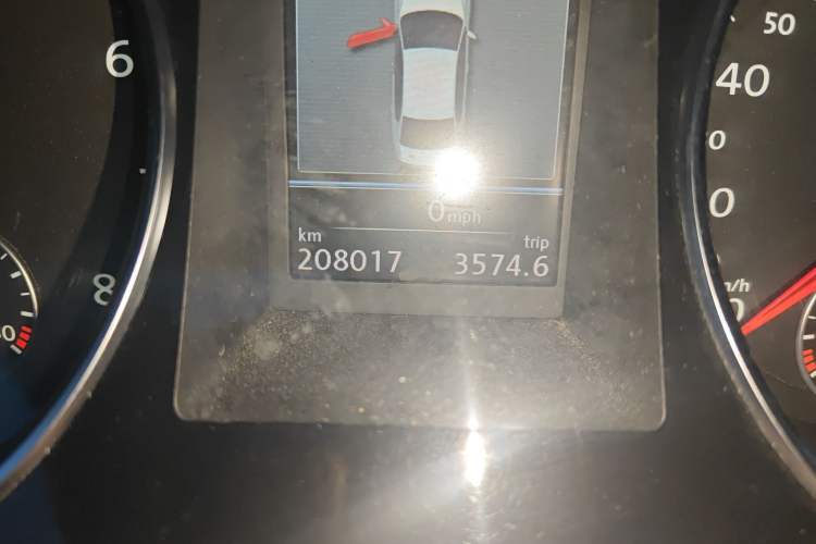 Used Volkswagen Magotan 2013 3.0 FSI Flagship Model Odometer Close Up