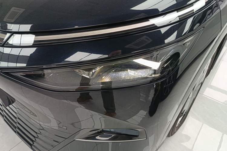 Used XPeng X9 2024 702 Ultra-Long Range Max