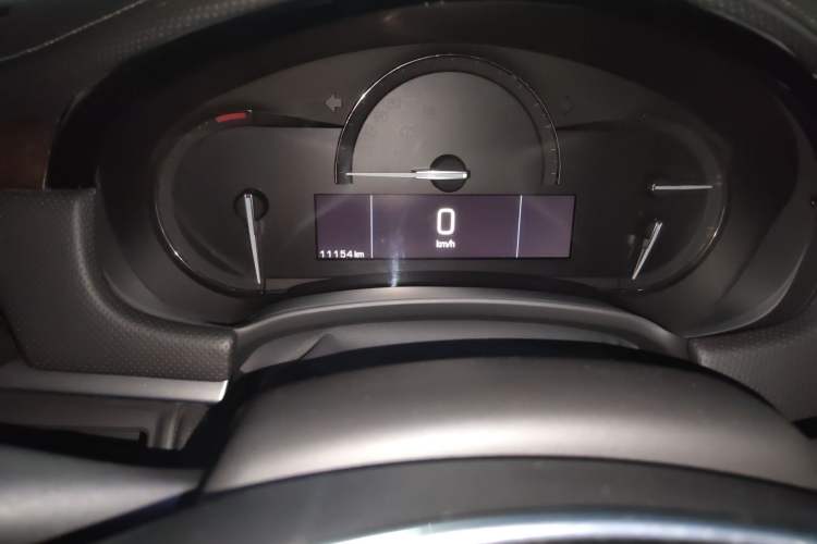 Used Cadillac XTS 2018 28T Elite Edition Odometer Close Up