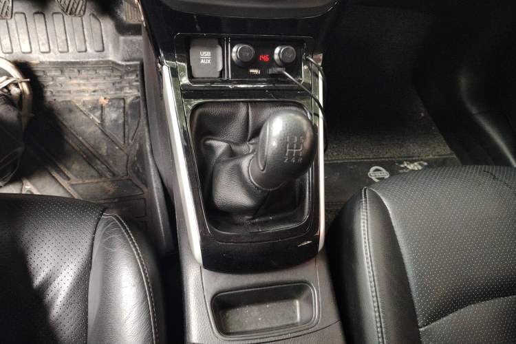 Used Nissan Sylphy 2016 Classic 1.6XL Manual Luxury Edition Gear Lever