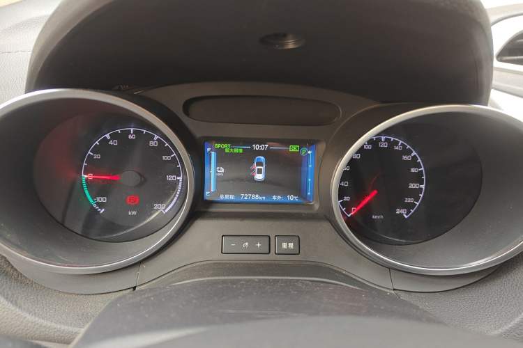 Used BYD Yuan New Energy 2018 EV360 Smart Connected Cool Model
