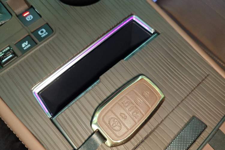 Used Toyota Sienna 2024 2.5L Hybrid Four-Wheel Drive Prestige Edition