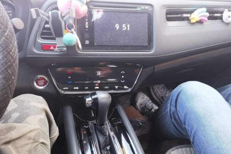 Used Honda Vezel 2017 1.8L CVT Two-Wheel Drive Luxury Model
