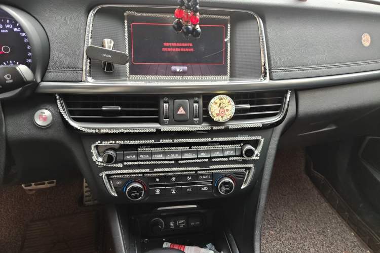 Used Kia K5 2016 1.6T Automatic LUX Audio And AC Panel