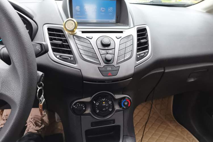 Used Ford Fiesta 2013 Sedan 1.5L Manual Fashion Edition