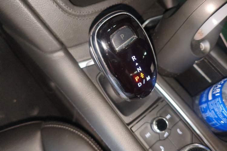 Used Cadillac XT5 2021 2.0T Two-Wheel Drive Luxury Version Gear Lever