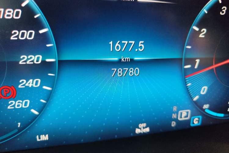 Used Mercedes-Benz GLC Coupe 2023 GLC 260 4MATIC Coupe SUV Odometer Close Up