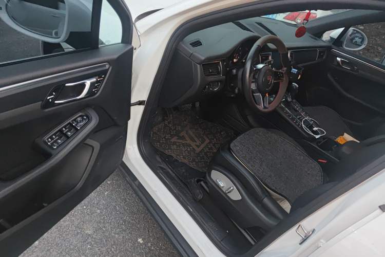 Used Porsche Macan 2017 Macan 2.0T Interior 3