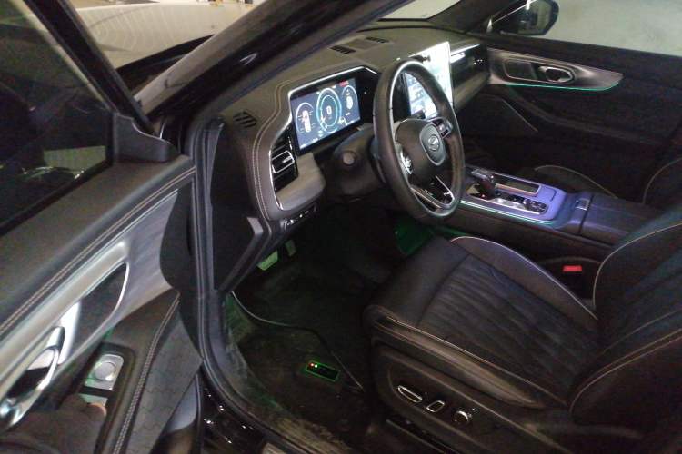 Used GAC Trumpchi GS8 2022 Flagship Series 2.0 TGDI Four-Wheel Drive Luxury Smart Connectivity Version (7 Seats)