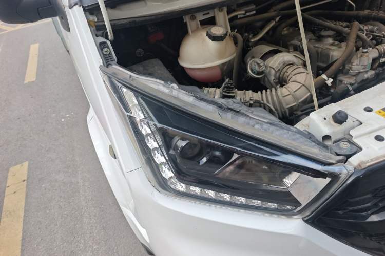 Used JMC Transit 2021 2.8T Space King Standard Version Short Wheelbase Mid-Height Roof 6-Seater Diesel Euro VI JX493