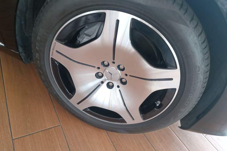 Used Mercedes-Benz Maybach S-Class 2023 S 480 4MATIC Right Front Wheel Hub