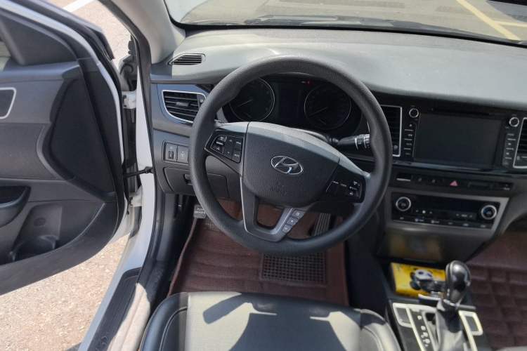 Used Hyundai Mistra 2014 1.8L Automatic Smart GLS
