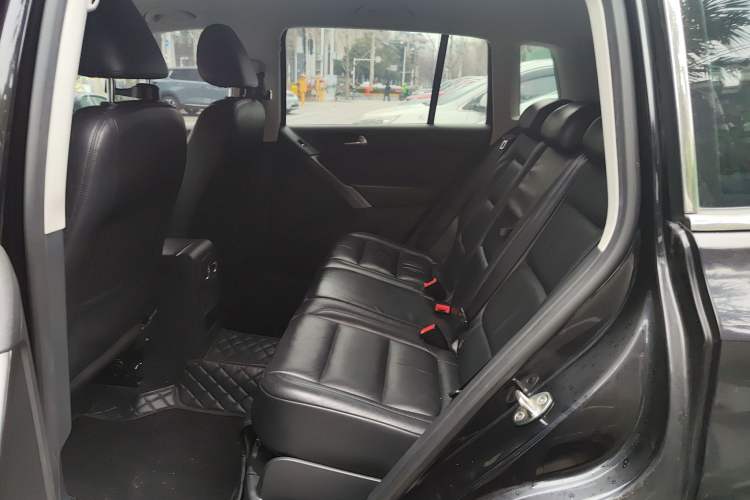 Used Volkswagen Tiguan 2012 1.8TSI Automatic Two-Wheel Drive Trend Edition Left Rear Seat