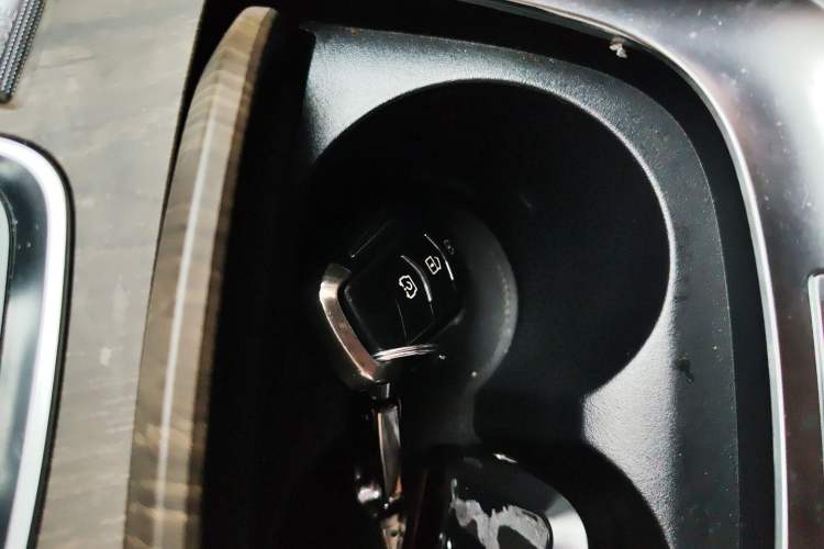 Used Landian E5 2023 1.5L DE-i 100KM Comfort Edition 7-Seater Vehicle Key