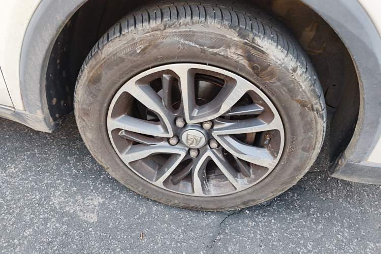 Used Baojun 730 2017 1.8L iAMT Prestige Version 7 Seats Right Front Wheel Hub