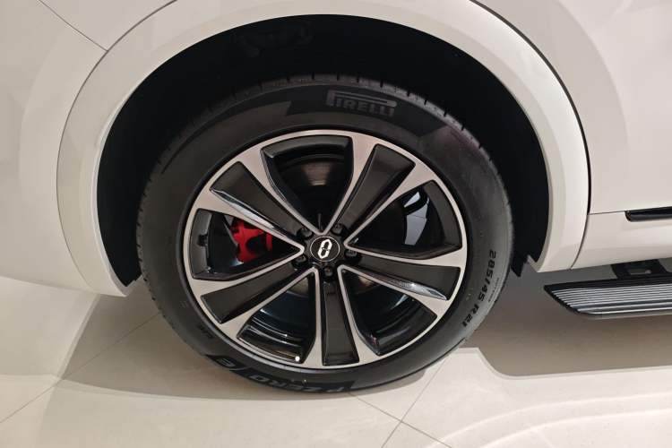 Used Hima AITO M8 2025 Extended-Range Ultra Version 53.4 kWh 5-Seater Edition
