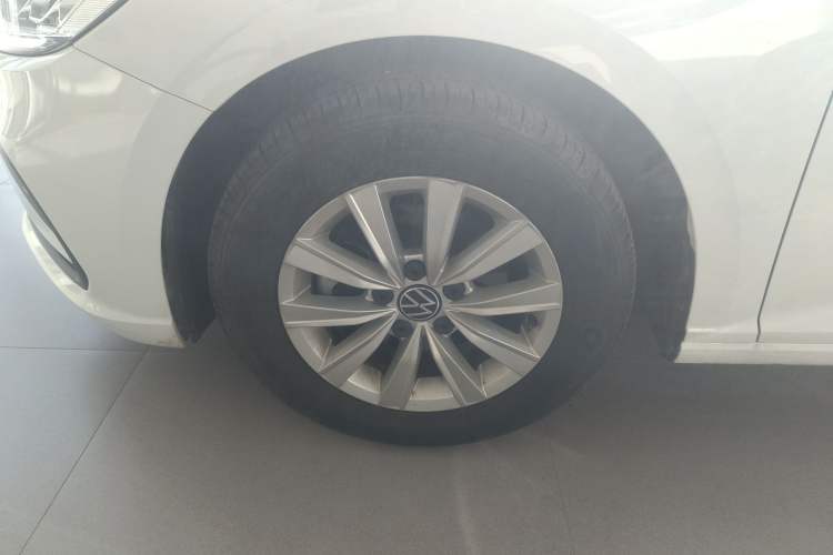 Used Volkswagen Lavida 2023 1.5L Automatic De Yi Edition Left Front Wheel Hub