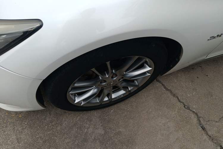 Used Infiniti Q50L 2016 2.0T Ambition Edition Exterior 4