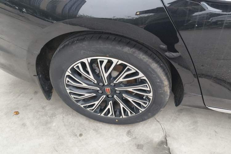 Used Hongqi H5 2024 2.0T Automatic Smart Connect Flagship Edition Right Rear Wheel Hub