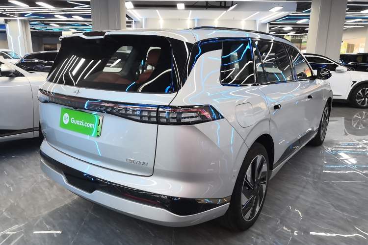 Used Dongfeng eπ eπ008 2024 636Max All-Electric Version 6 Seats
