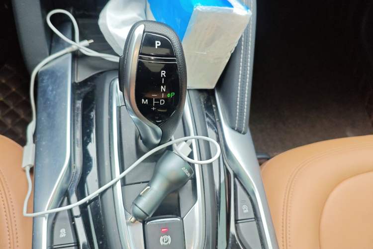 Used Brilliance V7 2018 280T DCT Luxury Model 5 Seats
