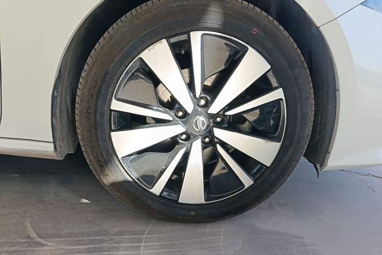 Used Nissan Teana 2020 2.0T XL Upper AD1 Smart Navigation Edition Right Front Wheel Hub