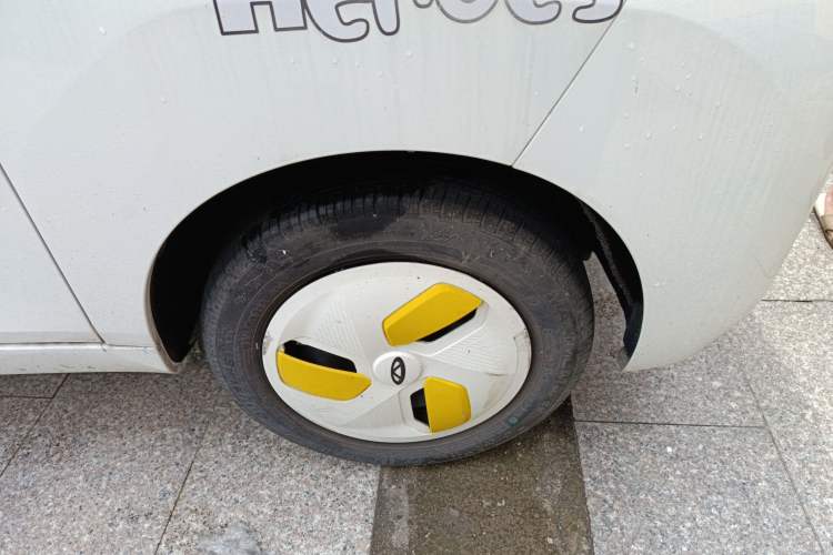 Used Chery QQ Ice Cream 2022 120km Conical Shape Lithium Iron Phosphate
