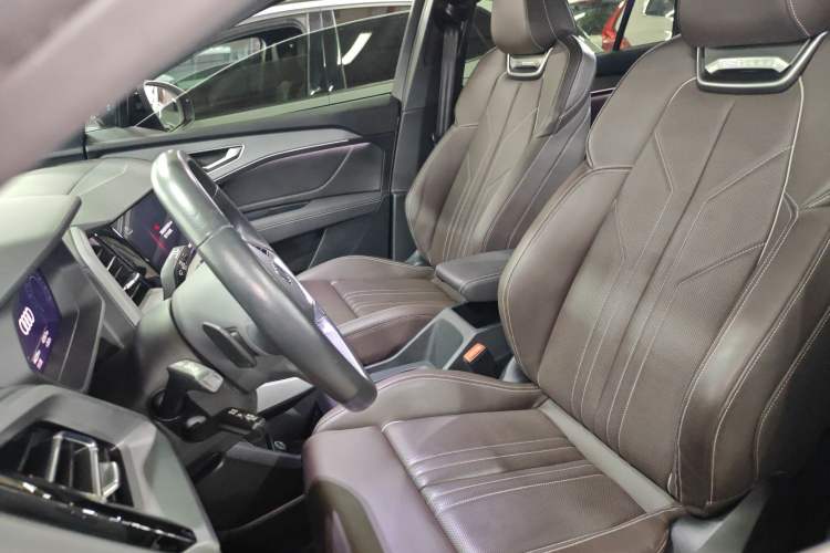 Used Audi Q5 e-tron 2023 40 e-tron Shining Edition Mecha Kit
