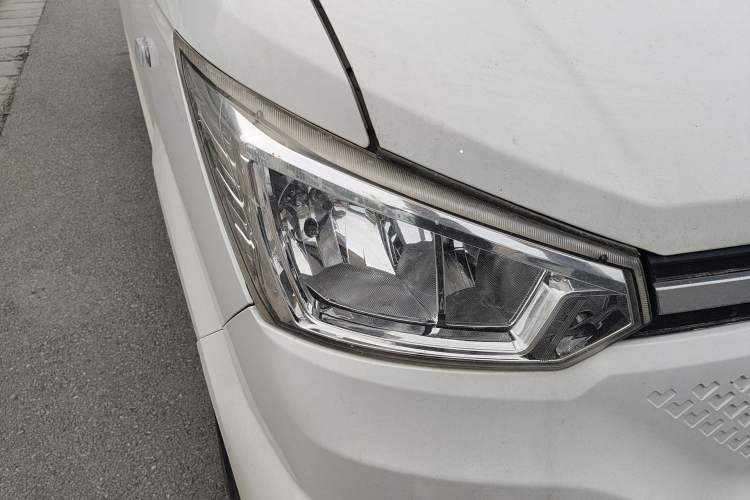 Used Dongfeng Yufeng EM26 2023 High-End Model 41.86 kWh CATL Right Front Headlight