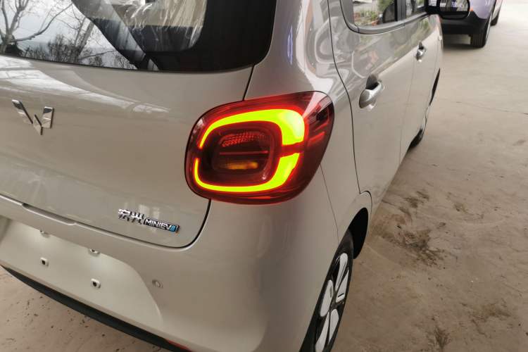 Used Wuling Hongguang MINIEV 2025 Four-Door Version Zhenxiang+ Edition Right Rear Taillight