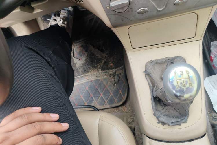 Used Chery Cowin 3 2010 1.5L Manual Comfort Edition Gear Lever