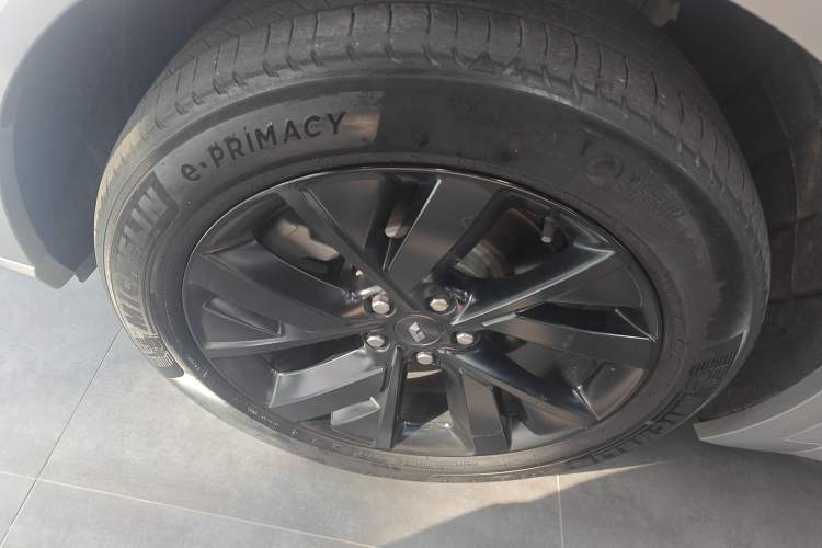 Used Li Auto L8 2023 Pro Model
