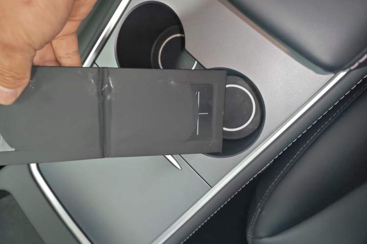 Used Tesla Model Y 2021 Standard Range Rear-Wheel Drive Version Interior 1