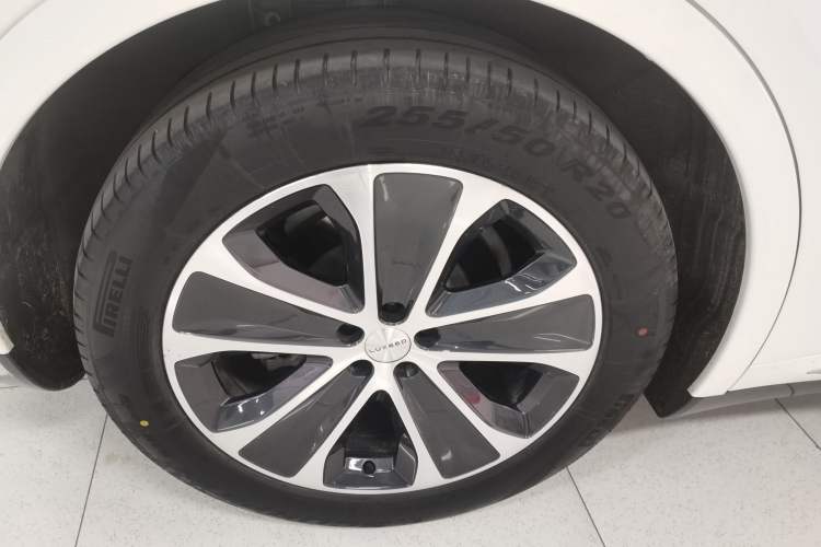 Used Hima Luxeed R7 2024 All-Electric 802 km Max