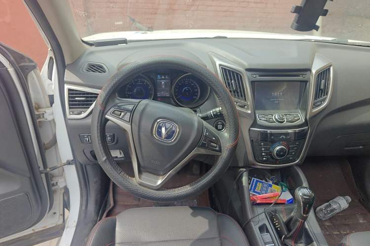 Used CHANGAN CS75 2014 2.0L Manual Luxury Version China IV Standard
