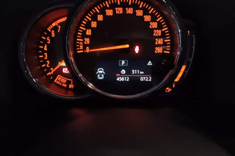 Used MINI Countryman 2017 1.5T COOPER ALL4 Very Holiday Edition Chili Red