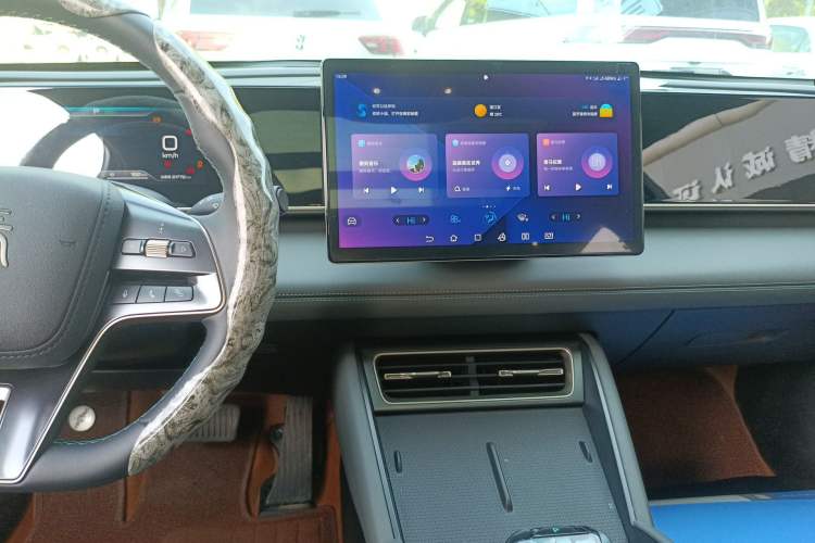 Used BYD Qin L 2024 DM-i 120KM Leading Model Audio And AC Panel