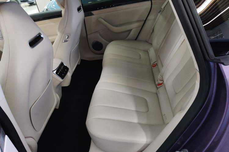 Used Hima Luxeed S7 2025 785 km Ultra