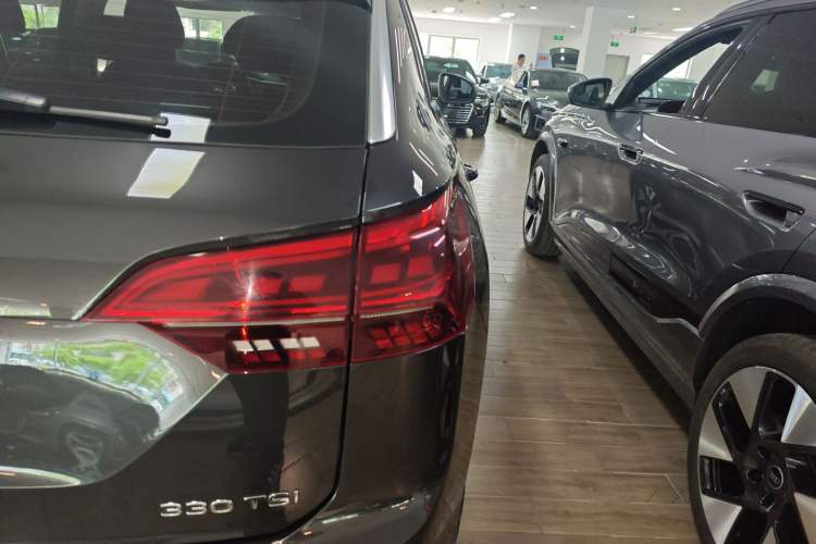 Used Volkswagen Tayron 2022 330TSI Two-Wheel Drive Luxury Smart Connectivity Version
