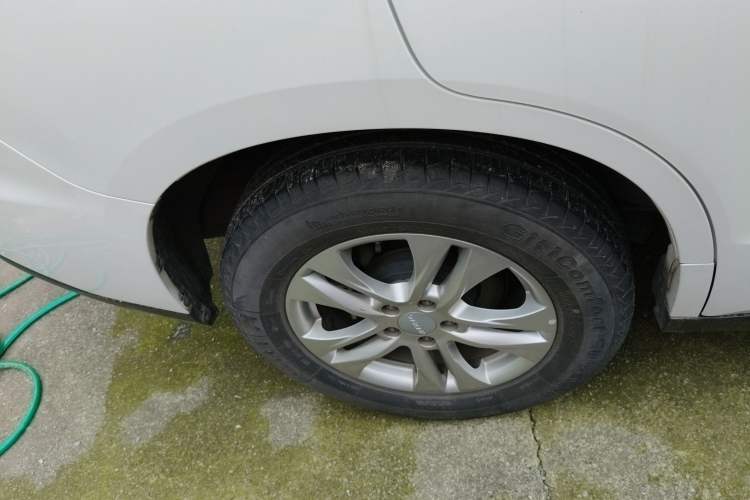 Used Haval M6 2019 1.5T DCT Two-Wheel Drive Value Edition China VI Standard Right Rear Wheel Hub