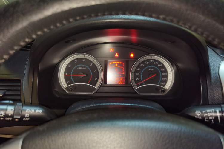 Used Bestune B50 2012 1.6L manual sunroof version Instrument Cluster