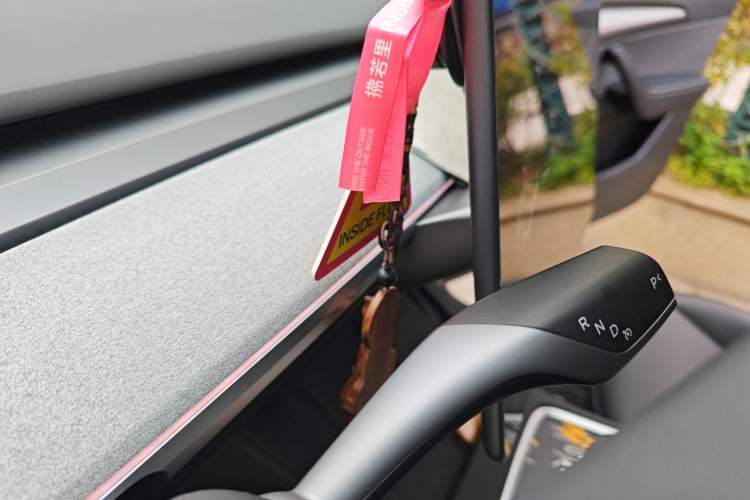 Used Tesla Model Y 2023 Rear-Wheel-Drive Version
