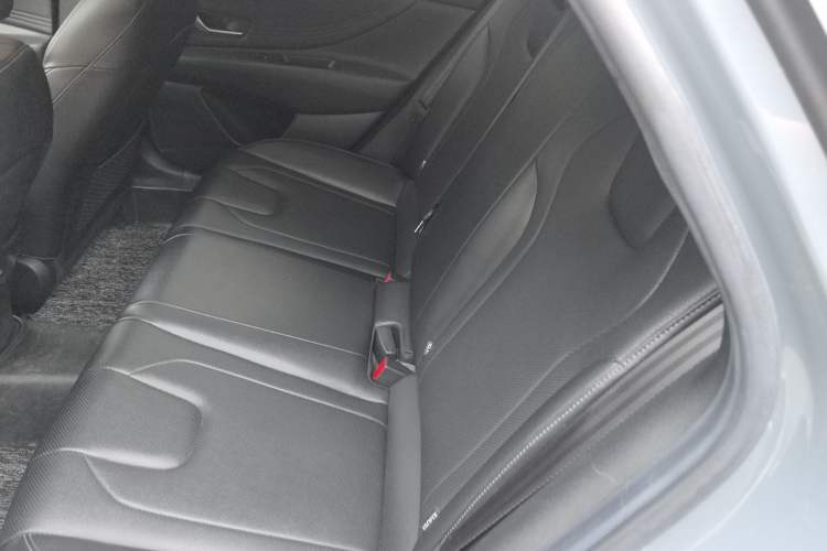 Used Hyundai Elantra 2021 1.5L CVT LUX Prestige Edition Left Rear Seat