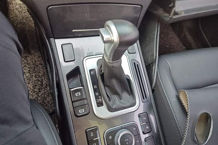 Used Haval H6 Coupe 2016 Blue Label 1.5T Automatic Two-Wheel Drive Elite Model Gear Lever