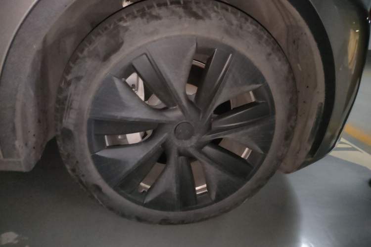 Used Tesla Model Y 2022 Revised Version Rear-Wheel Drive Right Front Wheel Hub