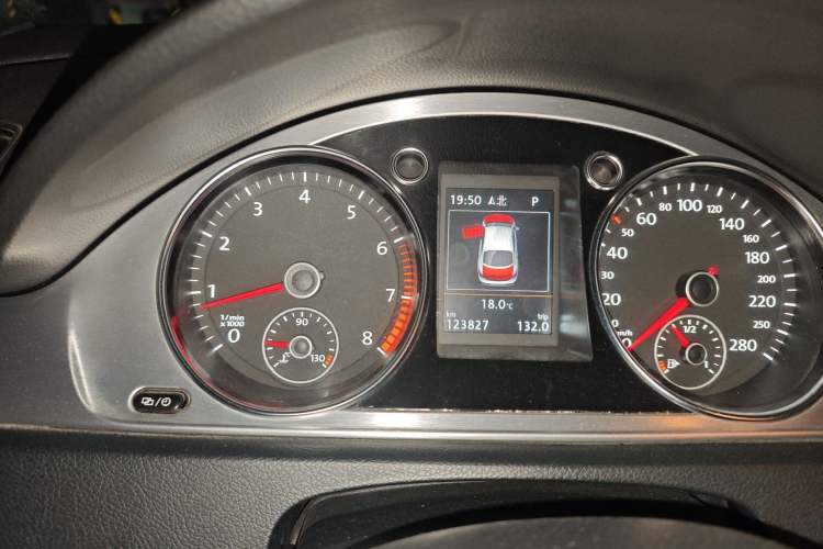 Used Volkswagen FAW-Volkswagen CC 2015 1.8TSI Luxury Model Instrument Cluster