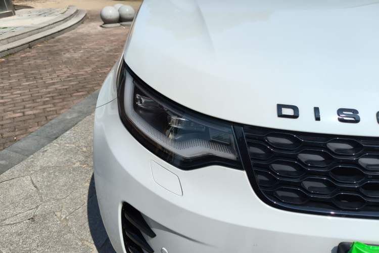 Used Land Rover Discovery 2024 360 PS Dynamic SE Right Front Headlight